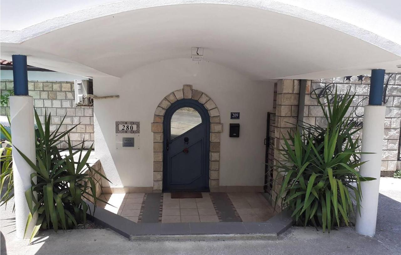 3 Bedroom Awesome Home In Dobrota Kotor Exteriér fotografie